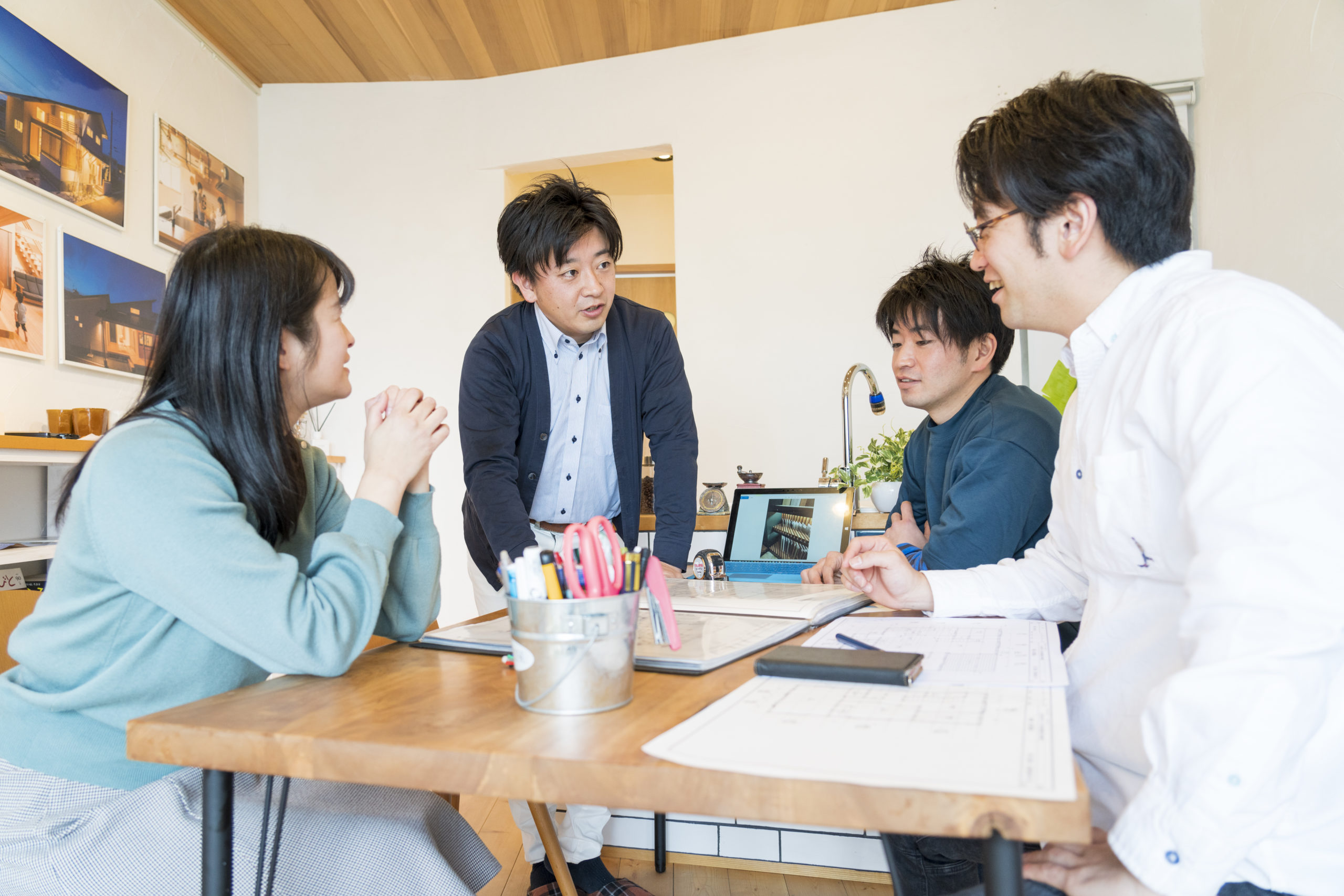 採用情報<i>（インターン募集）</i>